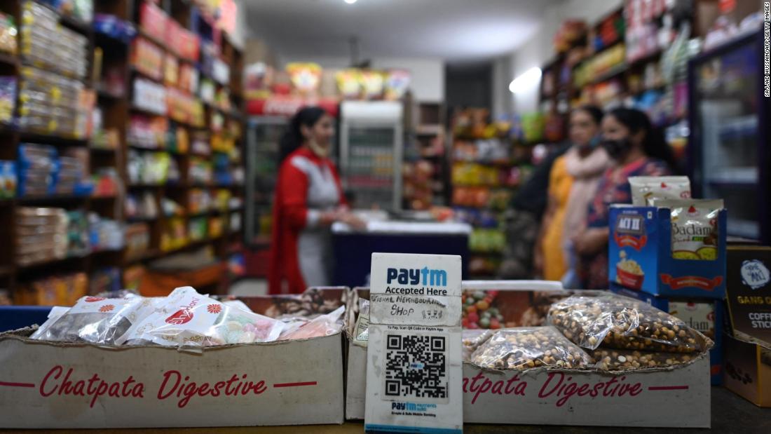 Warren Buffett-backed Paytm crashes 27% after milestone IPO for India – CNN
