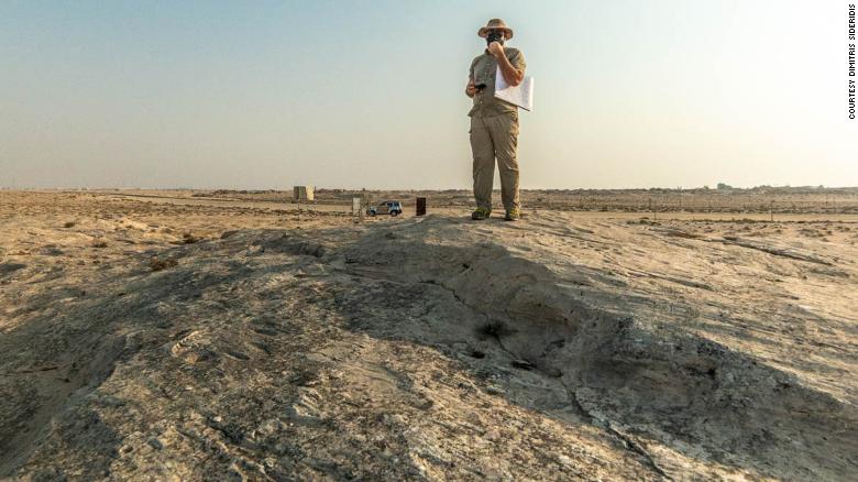 Al Jassasiya: The mysterious symbols carved in Qatar&#39;s deserts | CNN Travel