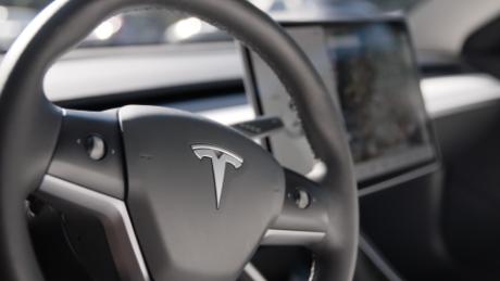 We tried Tesla&#39;s &#39;full self-driving.&#39; Here&#39;s what happened