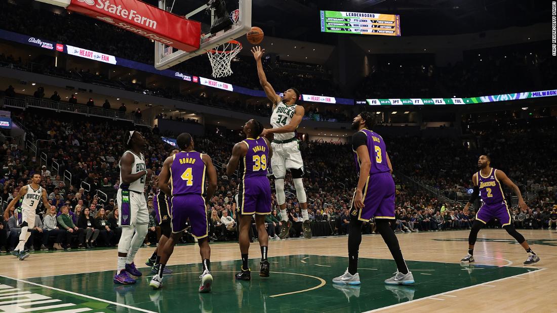 Bucks vs Lakers Giannis Antetokounmpo powers Milwaukee to win over LA