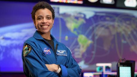 NASA宇宙飛行士ジェシカ・ワトキンス（Jessica Watkins）が宇宙ステーション乗組員の最初の黒人女性として歴史的な旅行を去る。