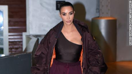 Kim Kardashian é vista em Manhattan em 3 de novembro de 2021 na cidade de Nova York. 