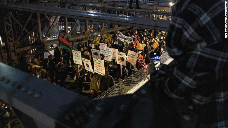 Rittenhouse protesters shut down the Brooklyn Bridge. Portland demonstrators force open jail