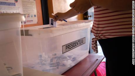 Los candidatos de la oposición polar irán a las urnas en Chile