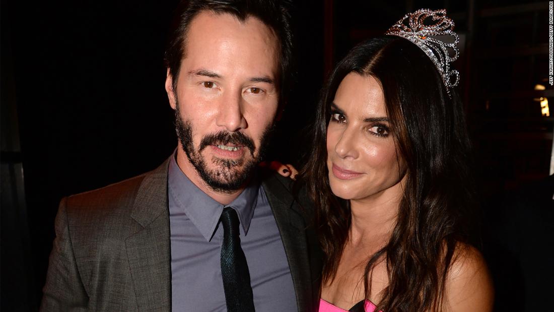 A ideia de Sandra Bullock de uma reunião na tela com Keanu Reeves é puro privilégio