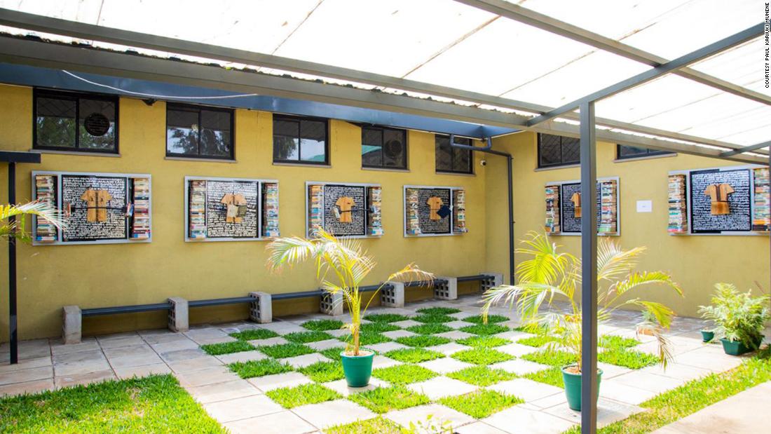 The team also put in new outdoor spaces, complete with fresh grass and gardens, that can accommodate an overflow of people when the library gets cramped with readers. They installed contemporary art in the courtyard at the Eastland Library to add some funky flair.