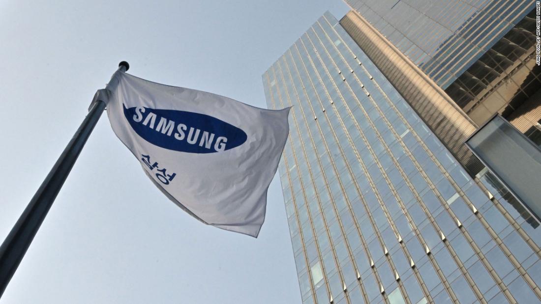 Samsung names new co-CEOs for smartphones and chips