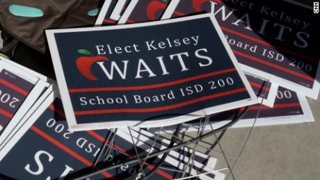 The Kelsey Waits' campaign symbols have been discarded.