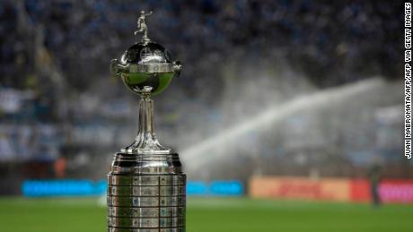 The Copa Libertadores 2017 trophy is seen before the start of the final football match between Argentina's Lanus and  Brazil's Gremio at Lanus stadium in Lanus, Buenos Aires, Argentina, on November 29, 2017. / AFP PHOTO / JUAN MABROMATA        (Photo credit should read JUAN MABROMATA/AFP via Getty Images)