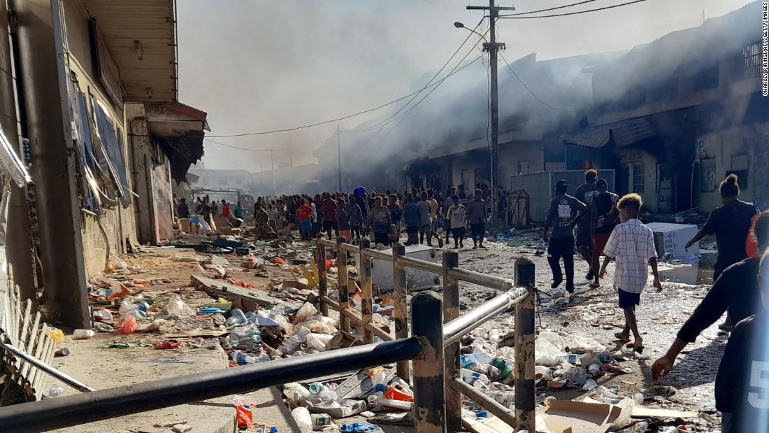 Solomon Islands protests: Public workers told to stay home as violent protests in Honiara continue for third day