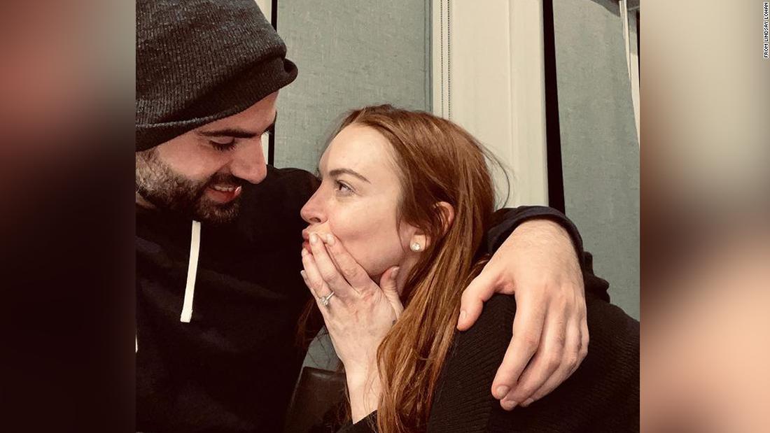 Lindsay Lohan announces she is engaged