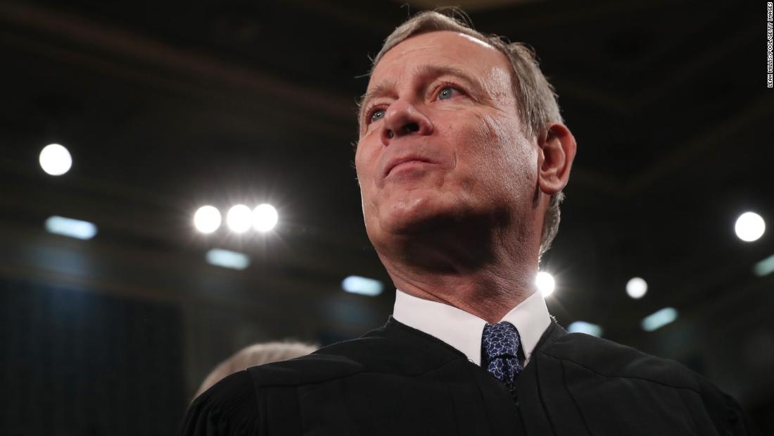 Roberts pushes for judiciary's continued independence in year-end report