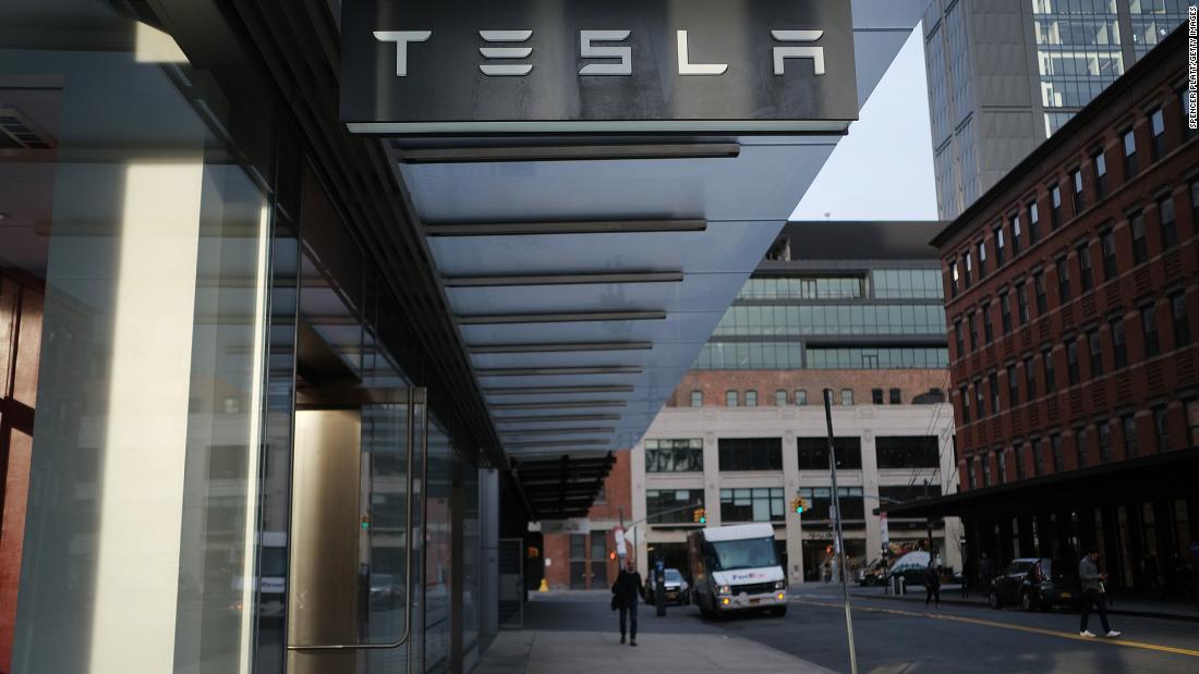 SEC probes Tesla on whistleblower's claims about solar panel defects