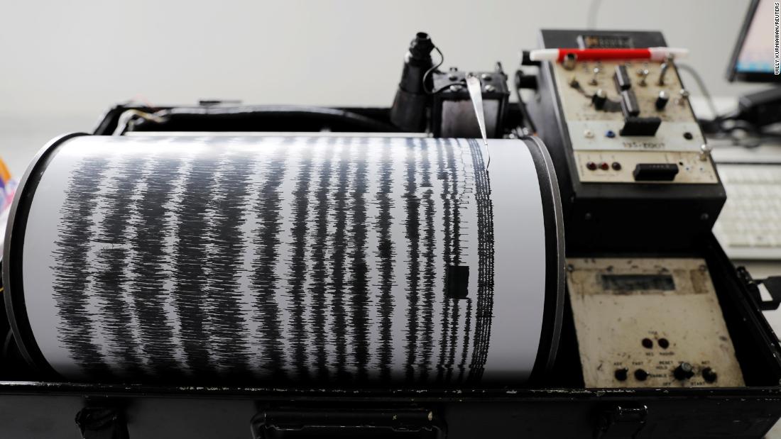 A seismograph reflects Mount Semeru&#39;s activity on Monday.