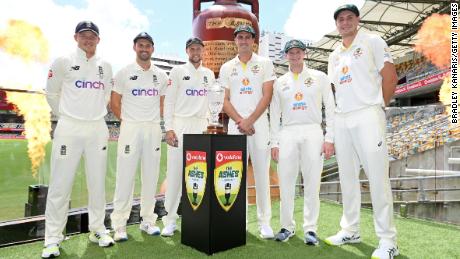 (Left to right) Ollie Pope, Mark Wood, Joe Root, Pat Cummins, Steve Smith and Cameron Green posing for a photo.