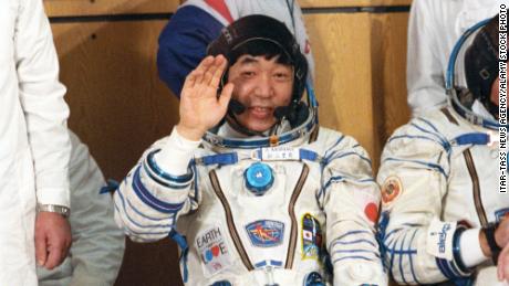 Toyohiro Akiyama era un miembro de la tripulación de la nave espacial Soyuz TM-11.