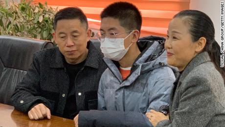 Sun Zhuo was reunited with his parents 14 years after he was abducted.