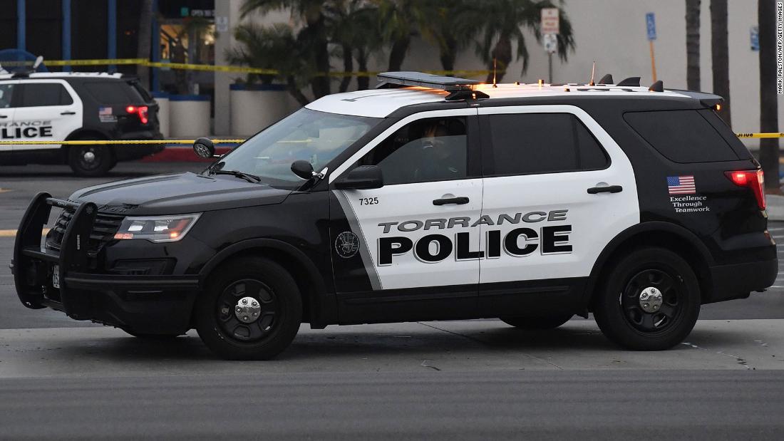 Teks rasis polisi Torrance: Kantor pembela umum LA memiliki 100 kasus yang melibatkan petugas yang dituduh teks rasis dan anti-Semit