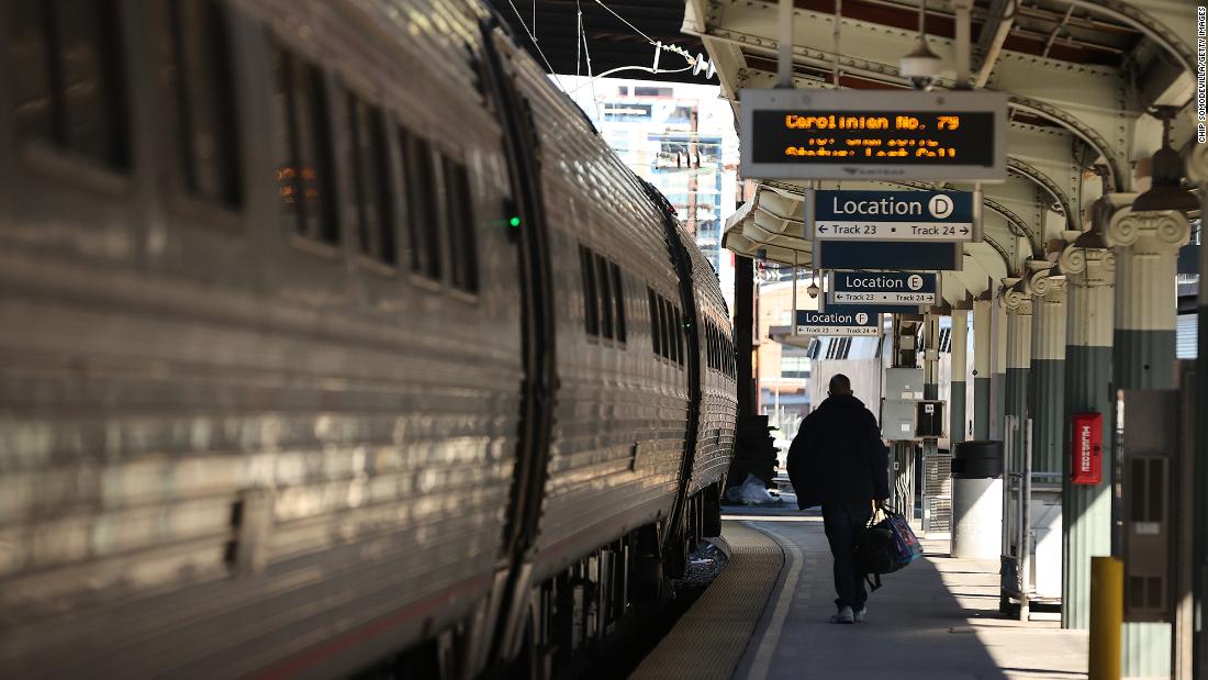 Amtrak expects to cut service as vaccine requirement, hiring halt thins its workforce