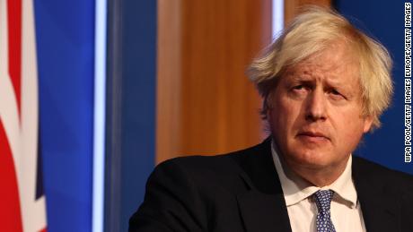 Lima skandal berputar-putar di sekitar Boris Johnson setelah mantra penuh gejolak dalam politik Inggris