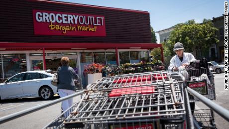 Grocery Outlet and other discount chains are offering online delivery for the first time.