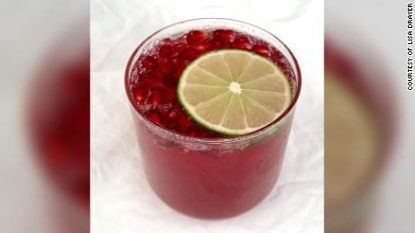 The pomegranates in this drink have anti-inflammatory effects.