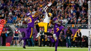 Pittsburgh Steelers vs Minnesota Vikings - December 10, 2021