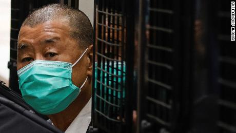 Honkongas magnātam Džimijam Lai un vēl 7 personām piespriests cietumsods par aizliegtu protestu Tjaņaņmeņā