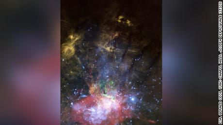 Los astrónomos detectan un eructo que engulle estrellas del agujero negro de nuestra Vía Láctea