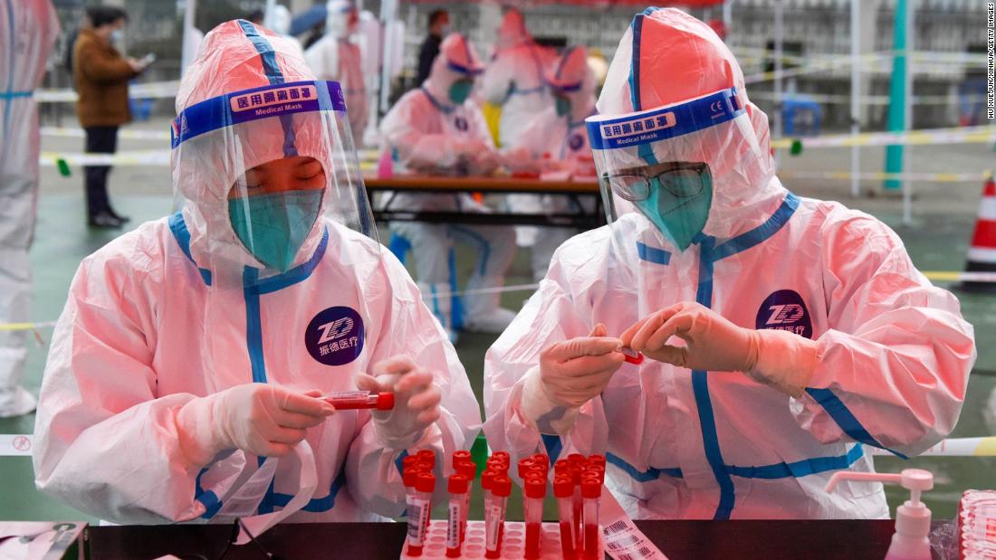 Kinijoje nustatytas pirmasis Omicron koronaviruso atvejis žemyninėje dalyje