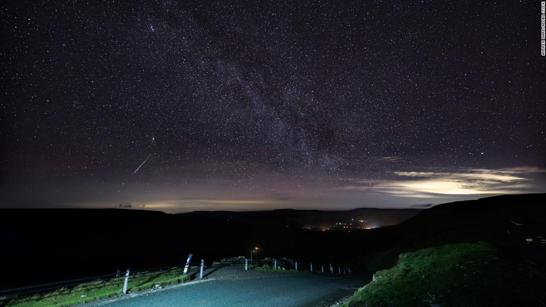 A Christmas week meteor shower in the night sky