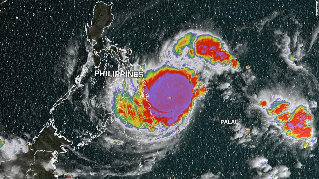 Artėjant Filipinams taifūnas Rai greitai stiprėjo