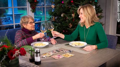 Camerota learned how to make Linguine in White Clam Sauce by following the advice of her mother, Elaine Camerota. 