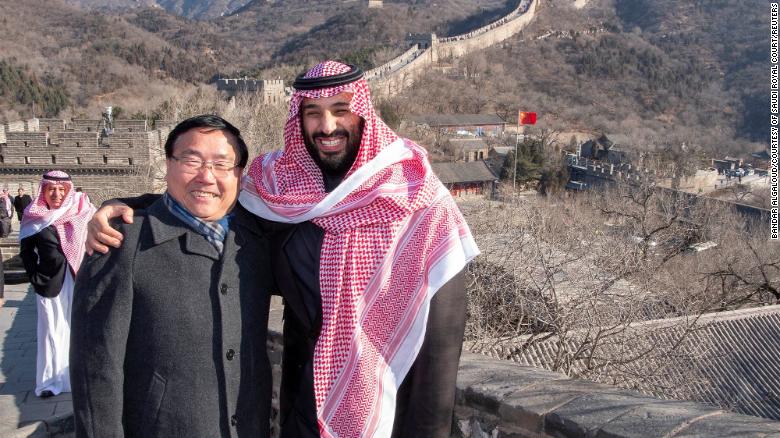 Saudi Arabia&#39;s Crown Prince Mohammed bin Salman poses for camera with the Chinese Ambassador to Saudi Arabia Li Huaxin during a visit to Great Wall of China in Beijing, China February 21, 2019. 