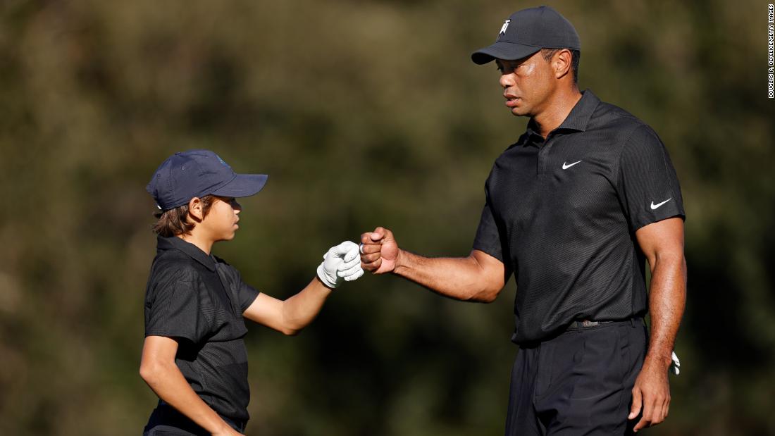 Tiger Woods dan putranya Charlie finish ke-2 di PNC Championship