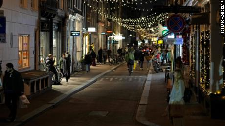 Streets start to empty in Amsterdam on Saturday, December 18, 2021. 