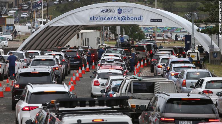 People queuing at the St. Vincent&#39;s Bondi Beach Covid-19 drive-through testing clinic on December 17, 2021.