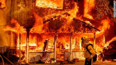 Des inondations et des incendies de forêt à l'inactivité et à l'urgence : ce sont les meilleures histoires météorologiques et météorologiques de 2021