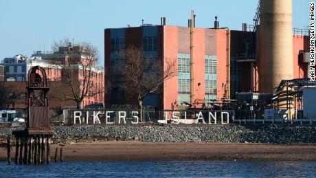  Inmates at NYC's Rikers Island jail in the midst of 'emerging crisis' related to Omicron surge