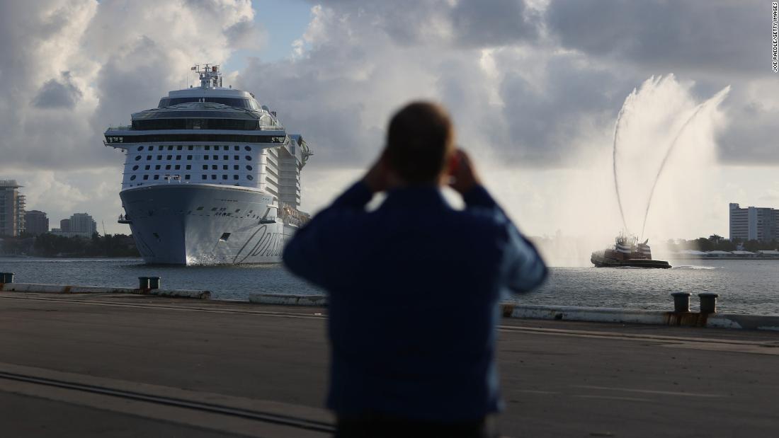 Os navios de cruzeiro mais uma vez enfrentam interrupções devido à Covid-19