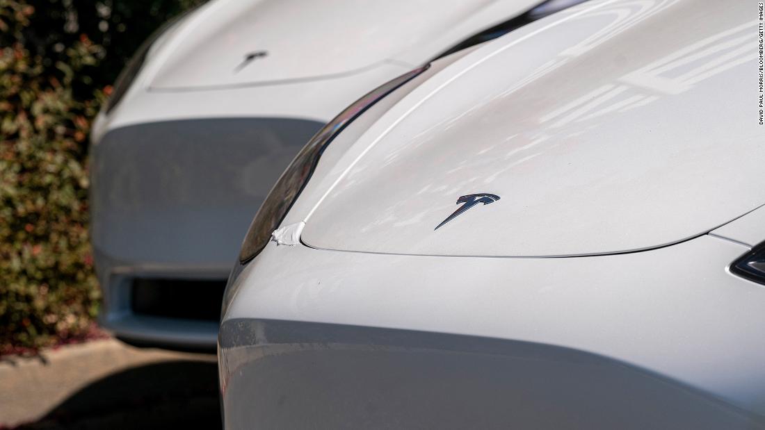 Tesla recalls 475,000 vehicles due to camera and front trunk issues