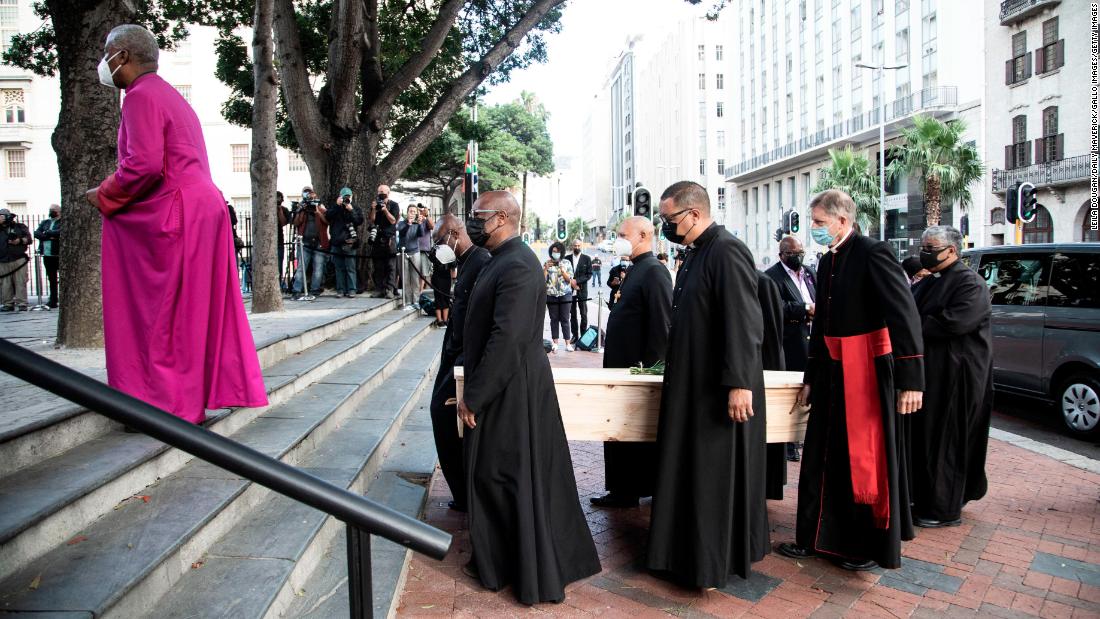Mourners pay tribute to Archbishop Desmond Tutu as his body lies in state