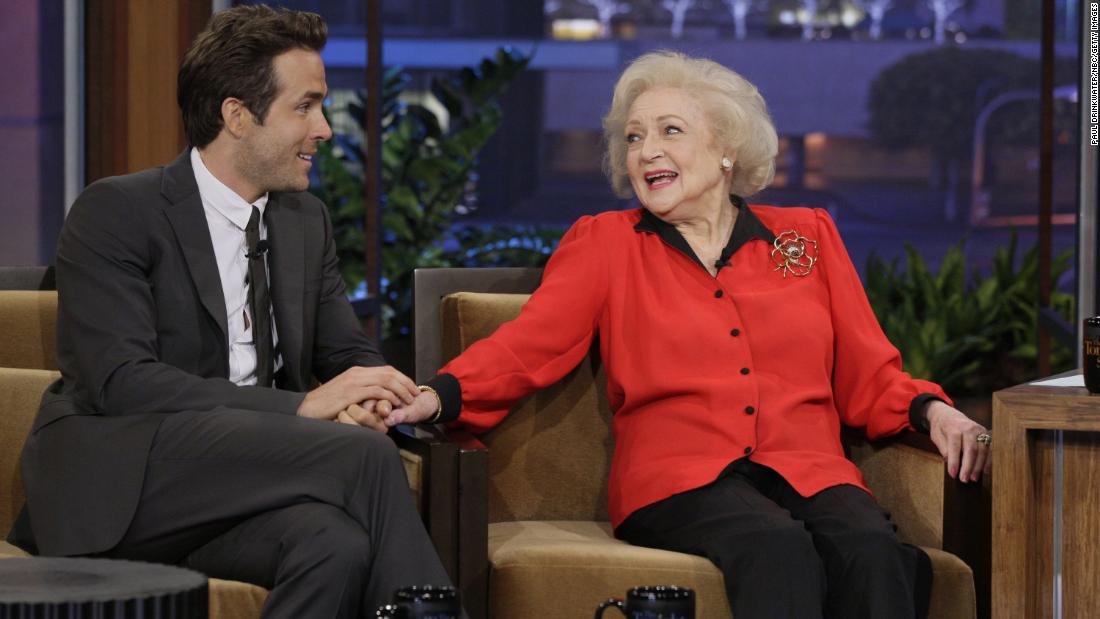 Ryan Reynolds and more pay tribute to Betty White – CNN