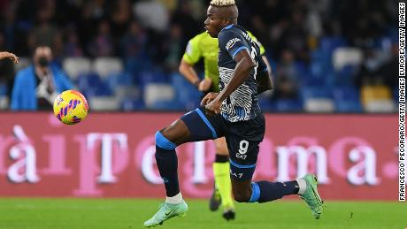Victor Osimhen of SSC Napoli controls the ball during the Serie A match agaisnt Hellas Verona FC at the Stadio Diego Armando Maradona on November 07, 2021 in Naples, Italy.
