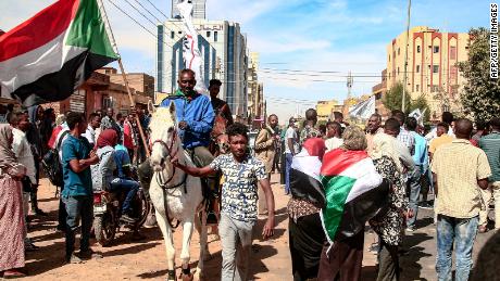Sudanese demonstrators rally in al-Daim neighbourhood in the capital Khartoum on January 2, 2022, amid calls for pro-democracy rallies in &quot;memory of the martyrs&quot; killed in recent protests. 