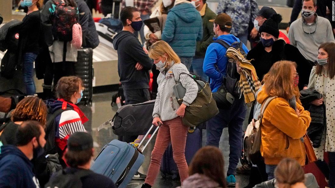 Airlines cancel another 1,600 flights, citing worker coronavirus cases