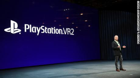Джим Райън, президент и главен изпълнителен директор на Sony Interactive Entertainment, говори за PlayStation VR2 по време на пресконференцията на Sony на CES