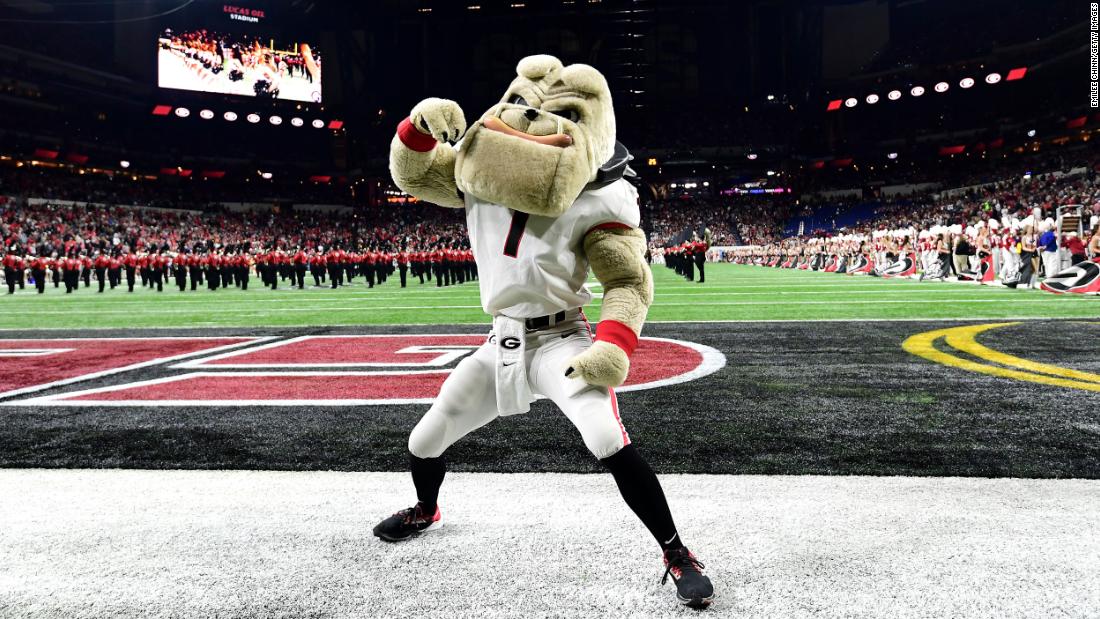 Hairy Dawg, Georgia&#39;s mascot, gets ready for kickoff.