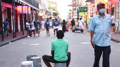 New Orleans reinstates indoor mask mandate as Carnival season begins