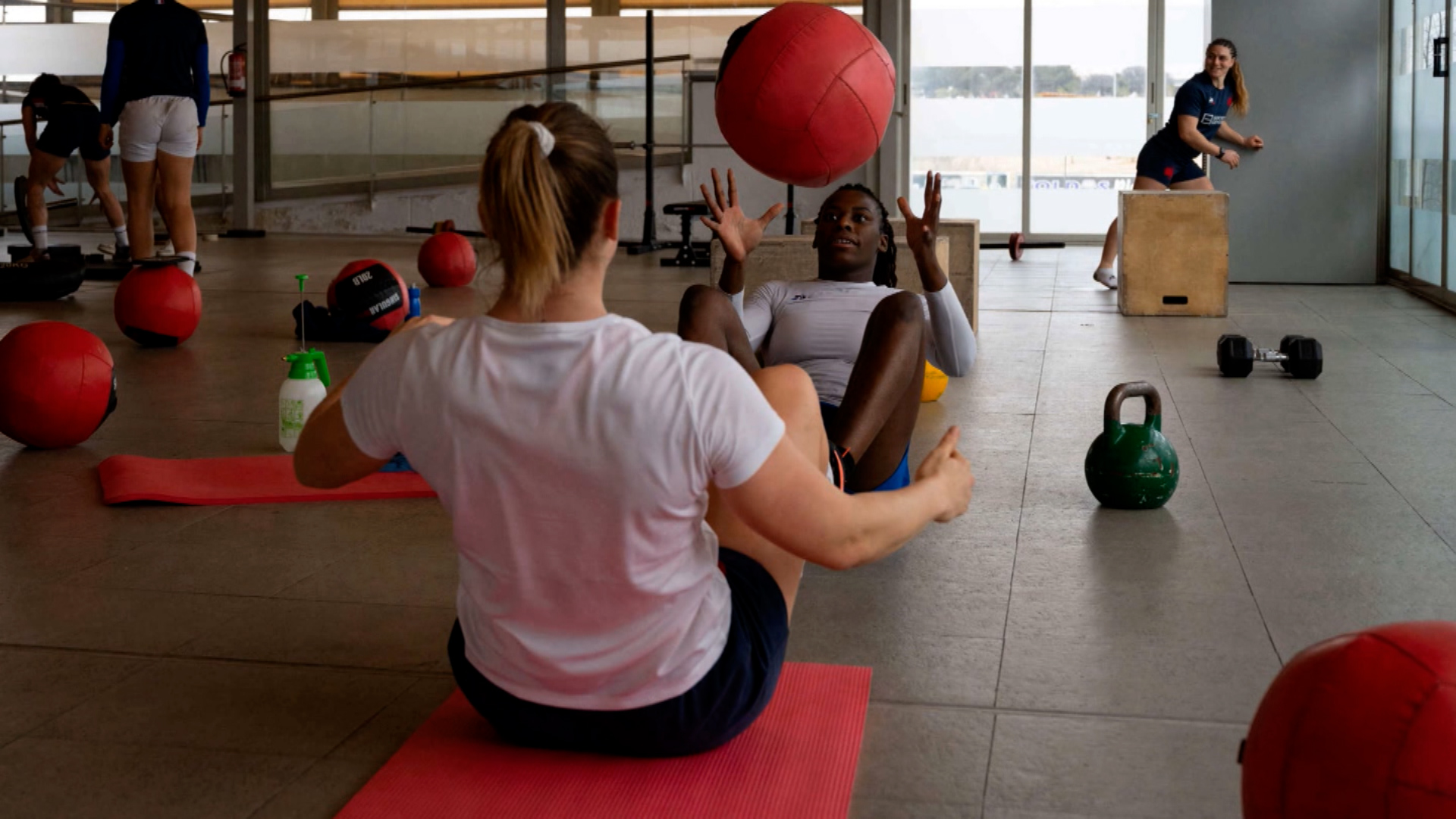 Cuáles son las desventajas de hacer deporte en casa?